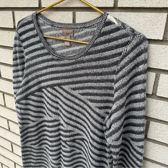 Chico’s Gray Mingle Splice Scoopneck Pullover Knit Sweater - Picture 2 of 9